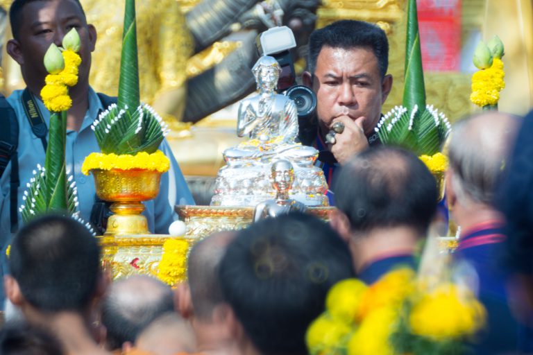 พิธีอันเชิญพระอุปคุต อันศักดิ์สิทธิ์ ขึ้นจาก(สะดือทะเล) แม่น้ำโขง วัดพระธาตุพนม 12/2/62